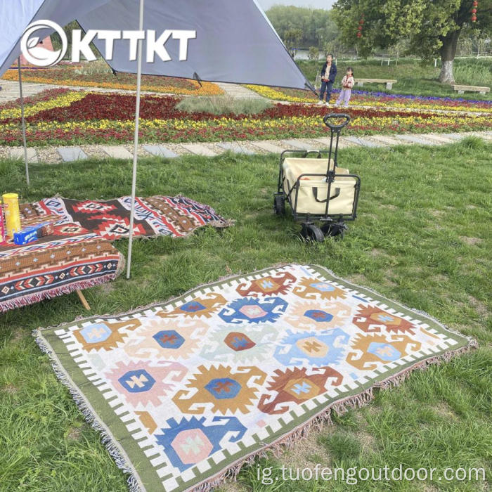 Picnic marth insking blanket n'èzí mpịakọta mpịakọta